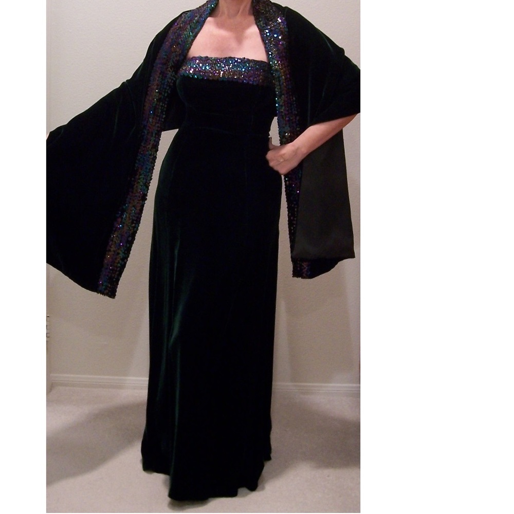 Lilli Diamond Green Velvet Ball Gown & Wrap Stole